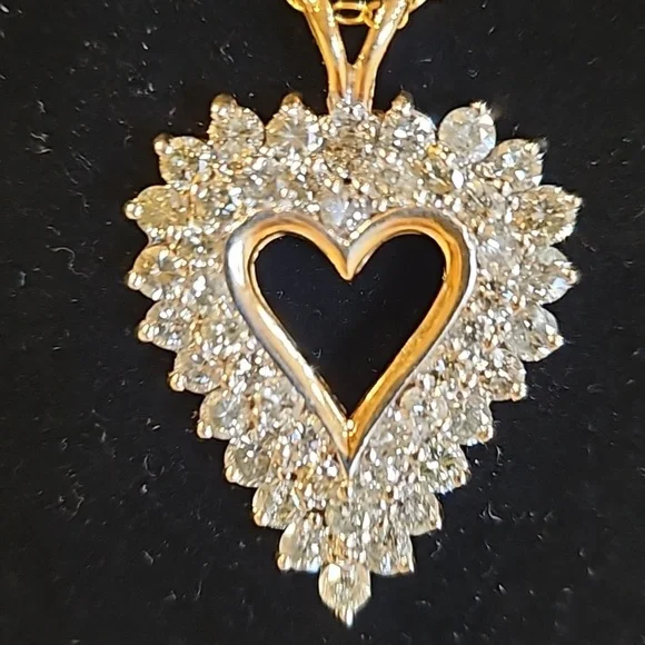 Gorgeous, rare, unique, double layered, natural diamond 14kt gold pendant. - Picture 2 of 5
